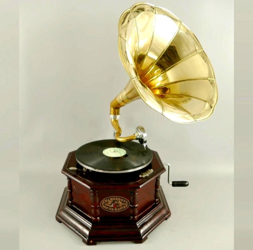 Grammophon Oktagon Brown Gramophone Gramofon mit Trichter Anitk Design Dekoration